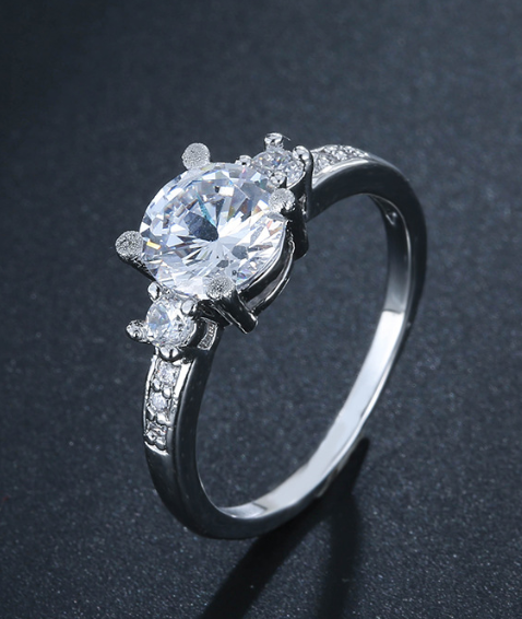 Creative White Zircon Ring Jewelry Design