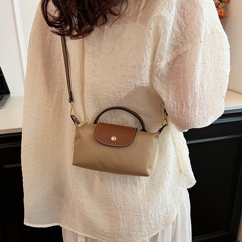 Sac mignon en nylon pour femme