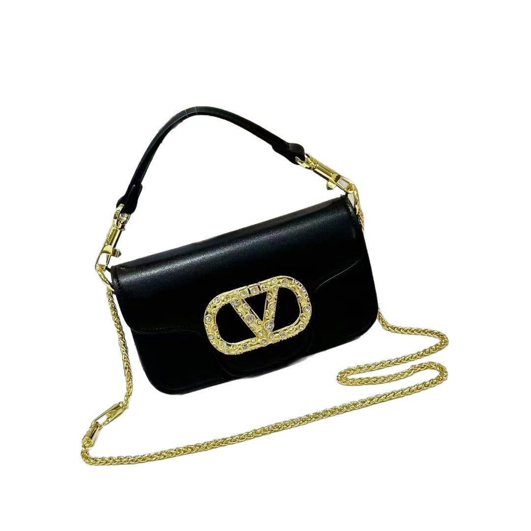 Sac bandoulière mini élégant clouté en cuir véritable pour femmes, idéal pour les trajets quotidiens et le porté main
