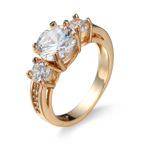 Conception de bijoux créatifs, bague en zircon blanc