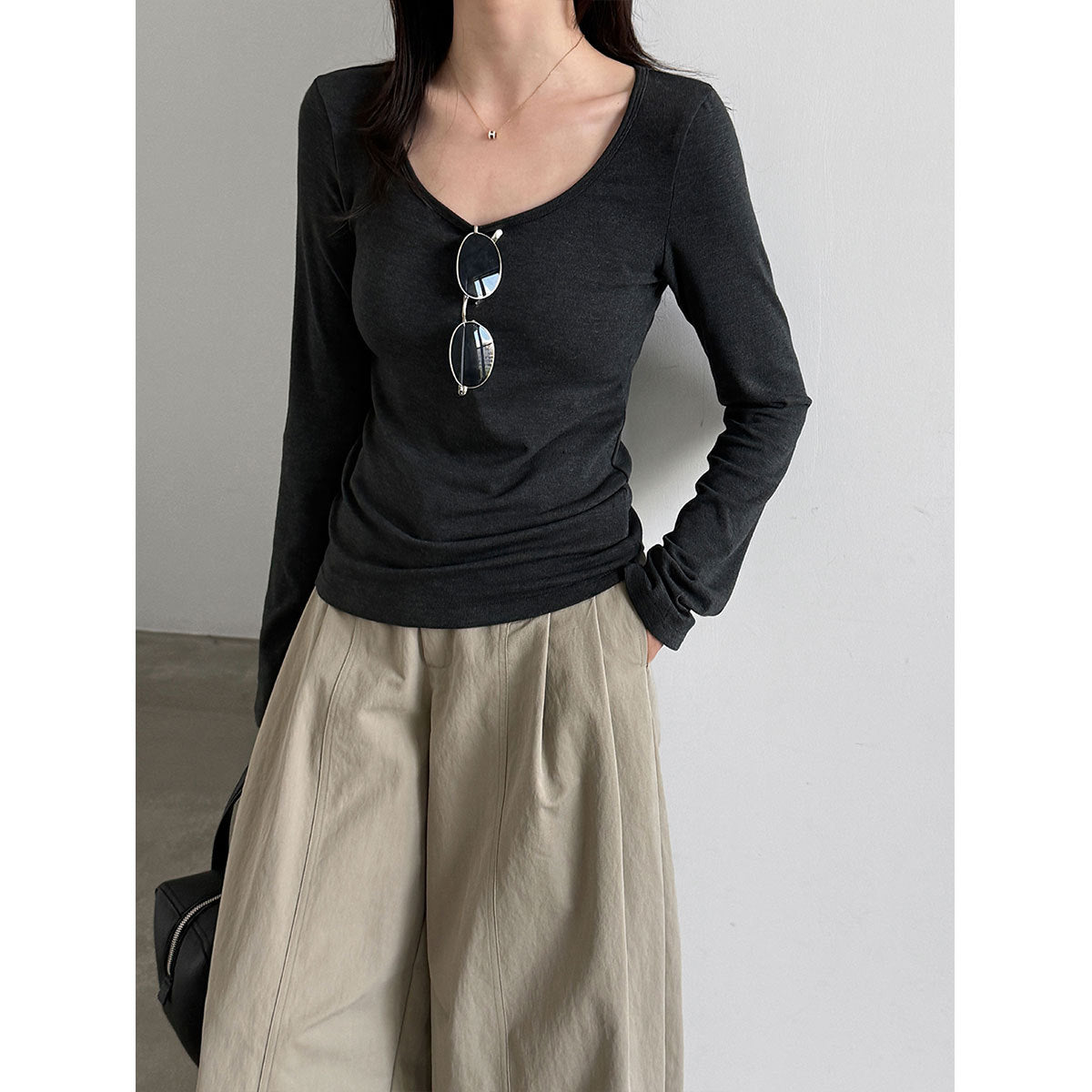 Design Sense U-Neck Regular Shoulder Slim Fit Long Sleeve T-Shirt Simple Inner Layer Basic Tee