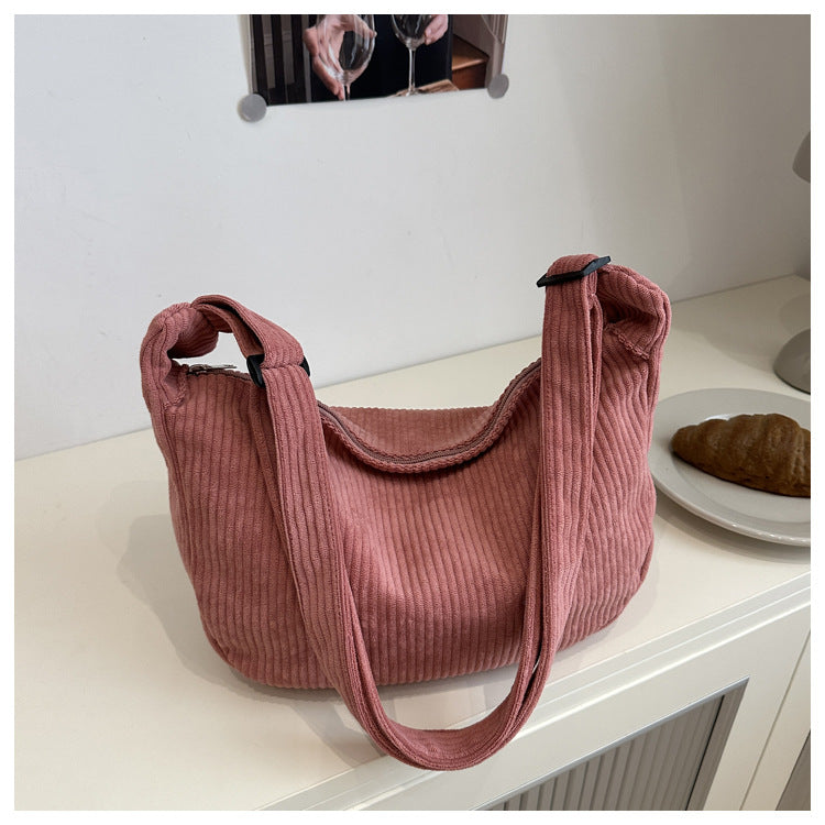 Sac bandoulière minimaliste en velours côtelé de couleur unie, grand, romantique, de style japonais, décontracté et tendance, en forme de croissant.