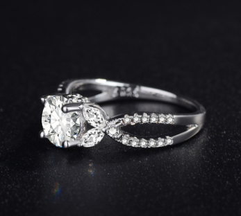Trendy Hollow Micro-Set Zircon Ring Jewelry