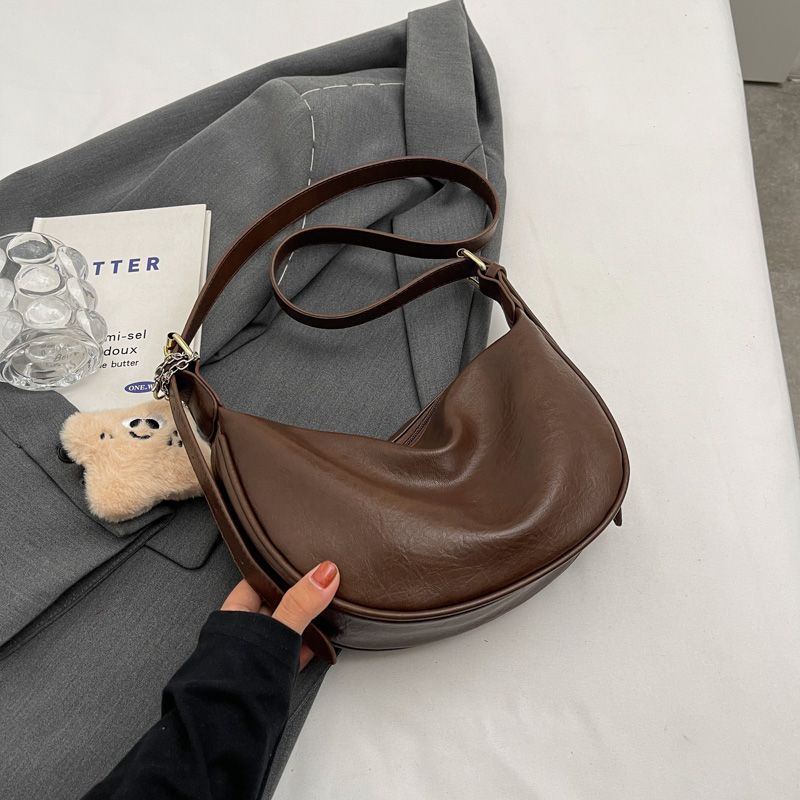 Sac à bandoulière tendance et populaire, sac porté croisé, sac peluche