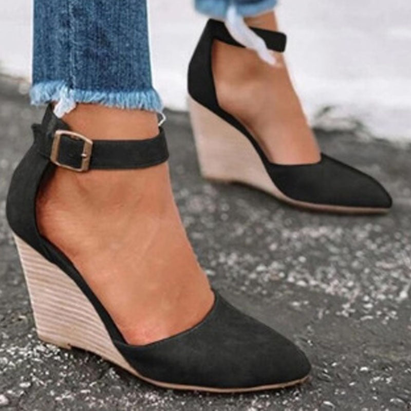 Chaussures à talons compensés et bouts pointus pour femmes avec boucle de ceinture