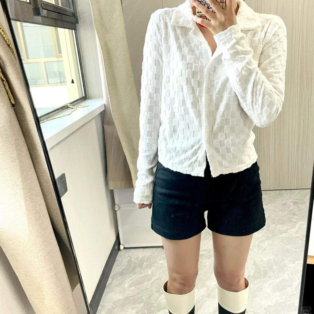 Cute White Shirt with Embroidery, Slim Fit, Casual Office Wear Soft Feminine Look, Long Sleeve Women's Top, Fashionable Ins Trend