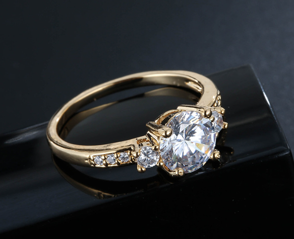 Creative White Zircon Ring Jewelry Design