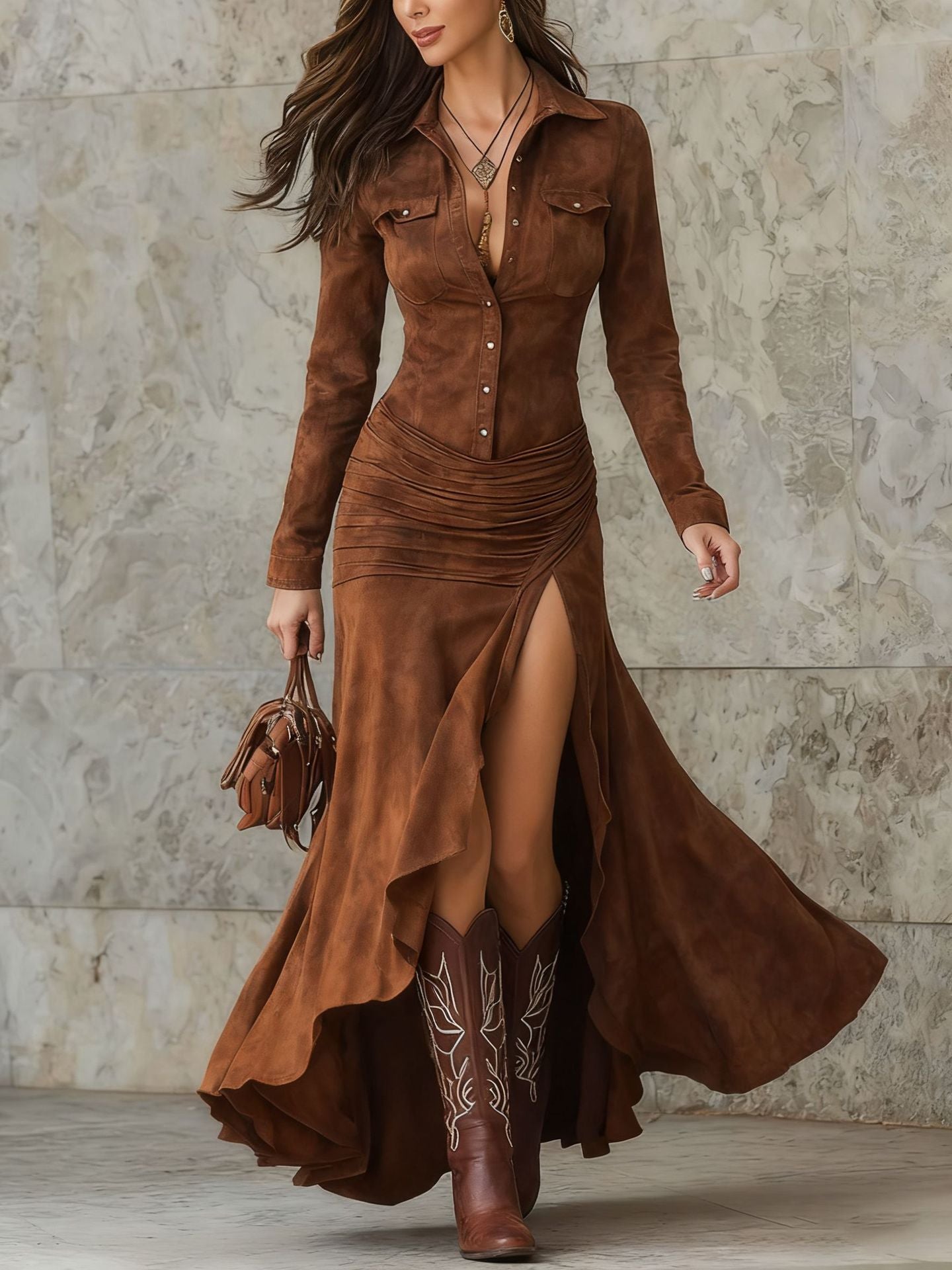 Robe longue ajustée et élégante avec col montant zippé et fente