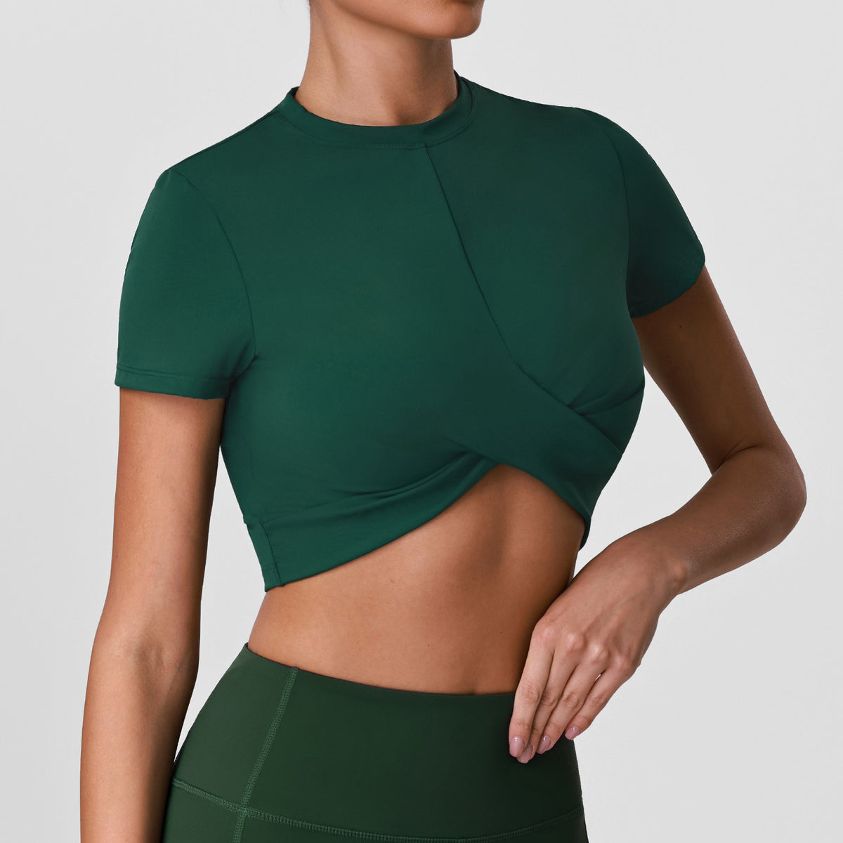 Slim-Fit Quick-Dry Workout T-Shirt with Waist-Cinching Design, Short Sleeve Athletic Top for Yoga and Outdoor Activities, Wearable as Outer Layer