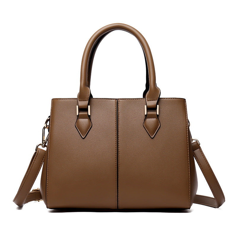 Sac à main élégant pour femme d'âge mûr