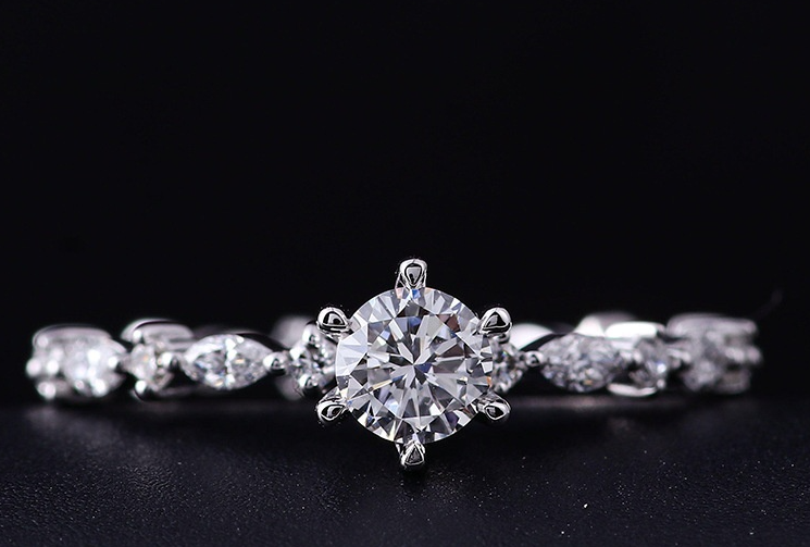 Cultured Diamond Ring, Elegant Diamond Engagement Ring, Non-Tarnishing 18K Gold Lab-Grown Diamond Ring