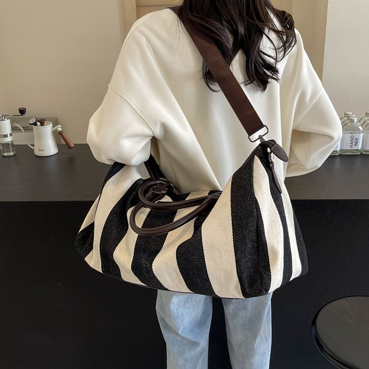 Sac à main bandoulière pour femmes, élégant et polyvalent, à rayures, style unique